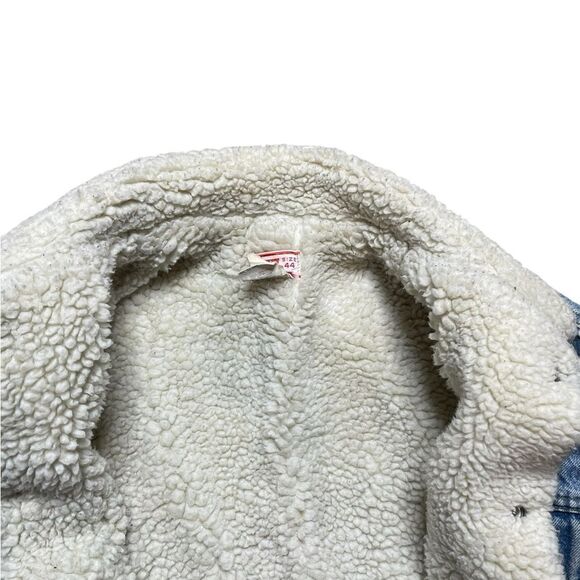 Vintage LEVIS Sherpa Lined Jean Jacket Size 44 - Picture 10 of 16